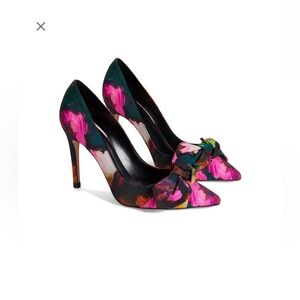Ted Baker Women's Ryoh Pointed Toe Bow Accent heels size 39, 8.5
